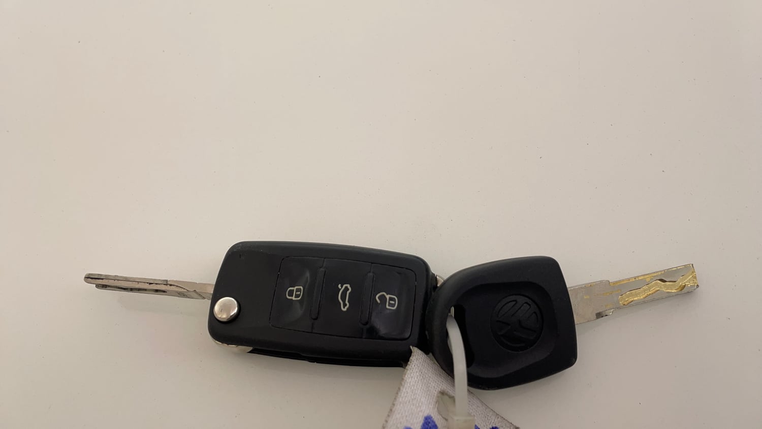 Used 2018 Volkswagen Polo Highline Plus 1.0 (P) 16 Alloy Petrol Manual extra CAR KEY VIEW