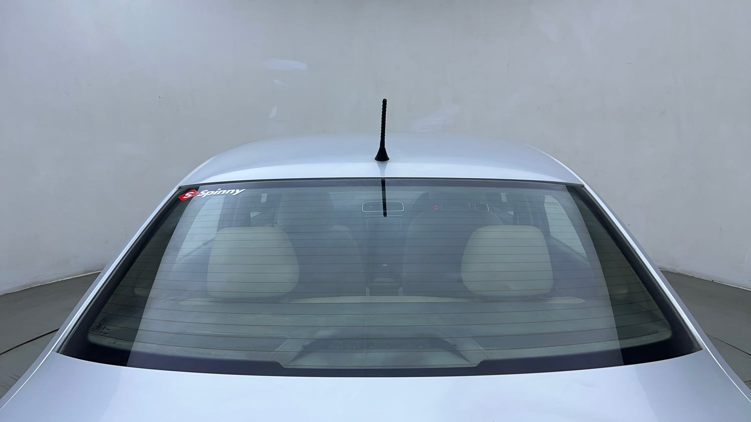 Used 2014 Volkswagen Vento Highline Petrol Petrol Manual exterior BACK WINDSHIELD VIEW