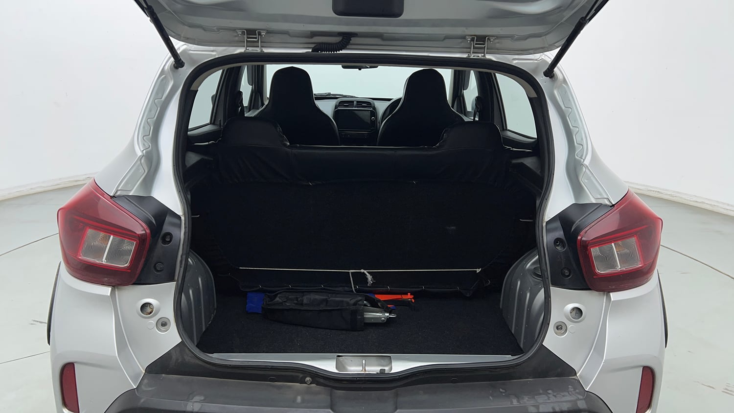 Used 2022 Renault Kwid RXT 1.0 (O) Petrol Manual interior DICKY INSIDE VIEW