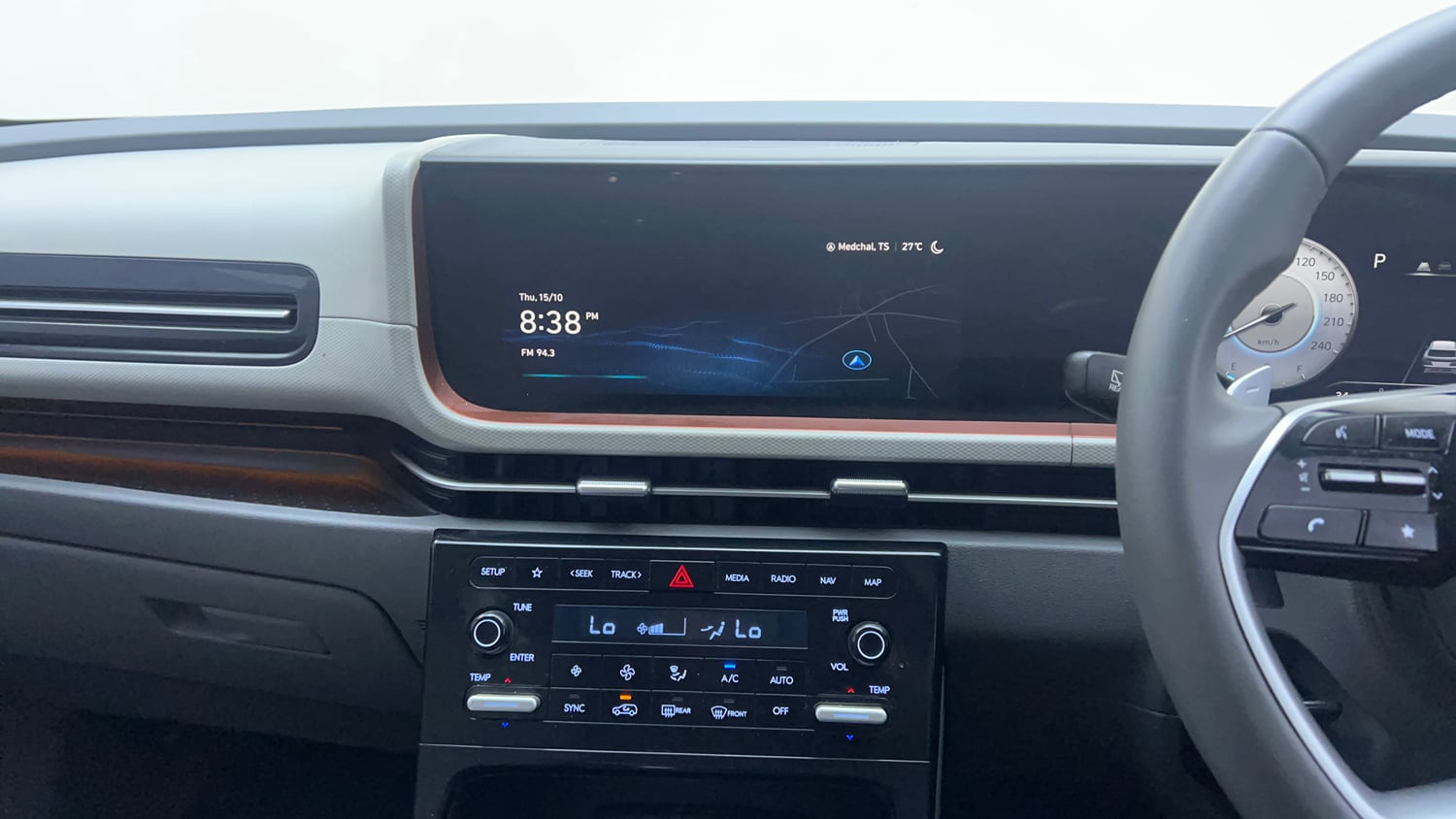 Used 2024 Hyundai Creta 1.5 Turbo Petrol DCT SX(O) Petrol Automatic interior MUSIC SYSTEM & AC CONTROL VIEW