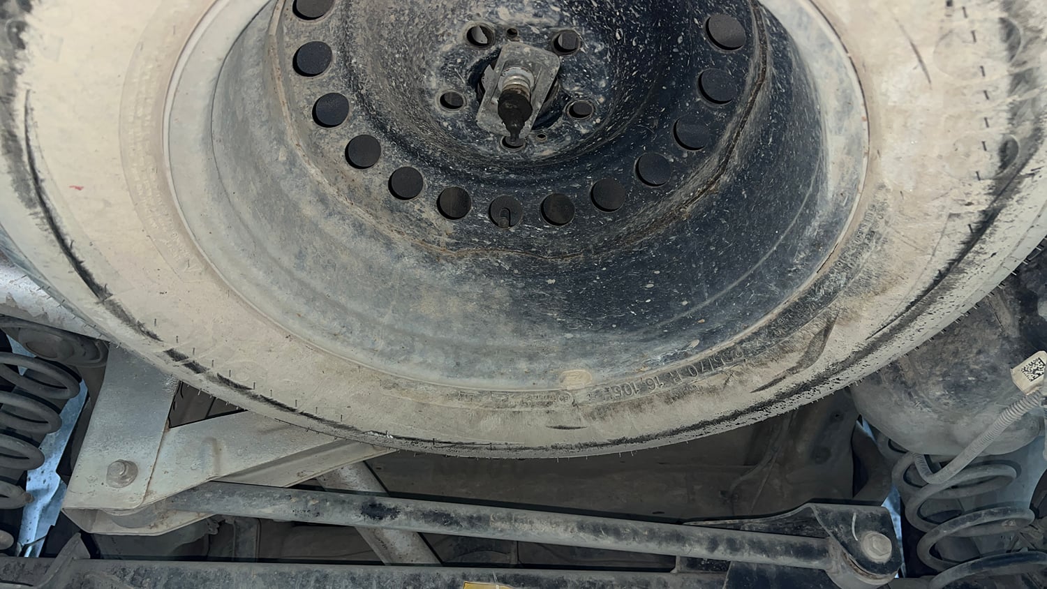 Used 2022 Tata Harrier XT Diesel Manual tyres SPARE TYRE VIEW