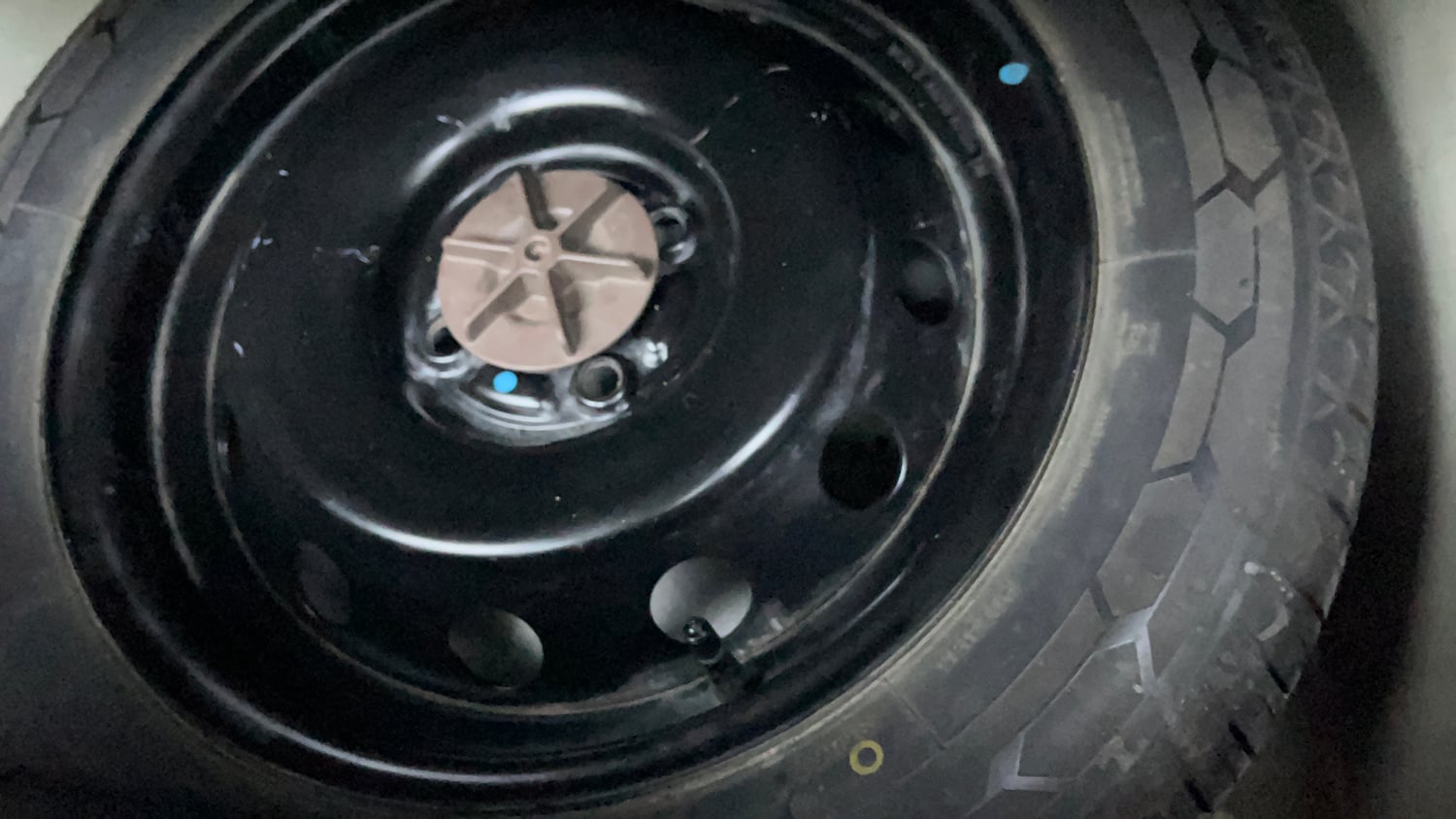 Used 2022 Maruti Suzuki Ignis Delta 1.2 AMT Petrol Automatic tyres SPARE TYRE VIEW