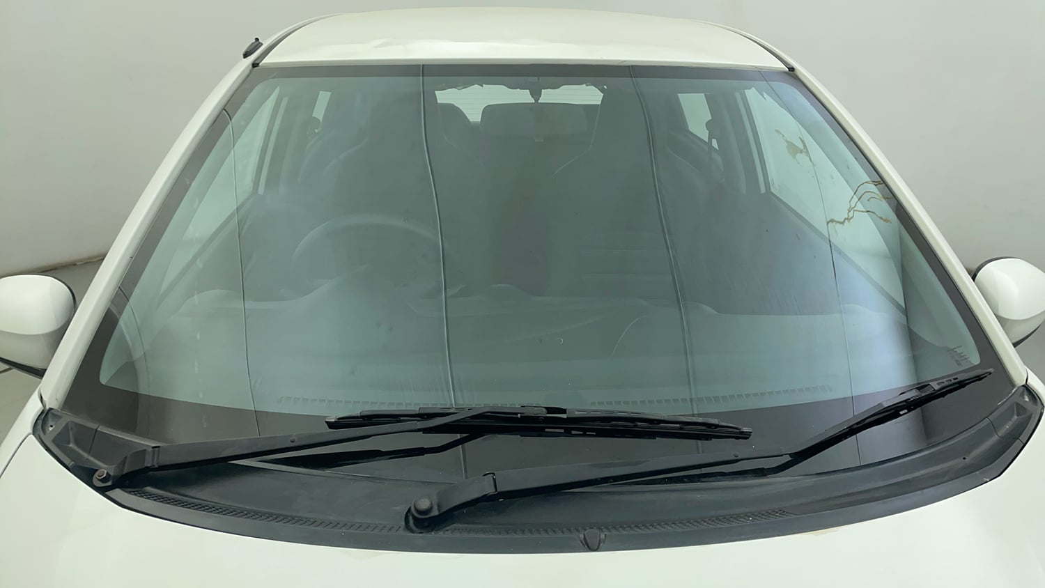Used 2014 Honda Brio S MT Petrol Manual exterior FRONT WINDSHIELD VIEW