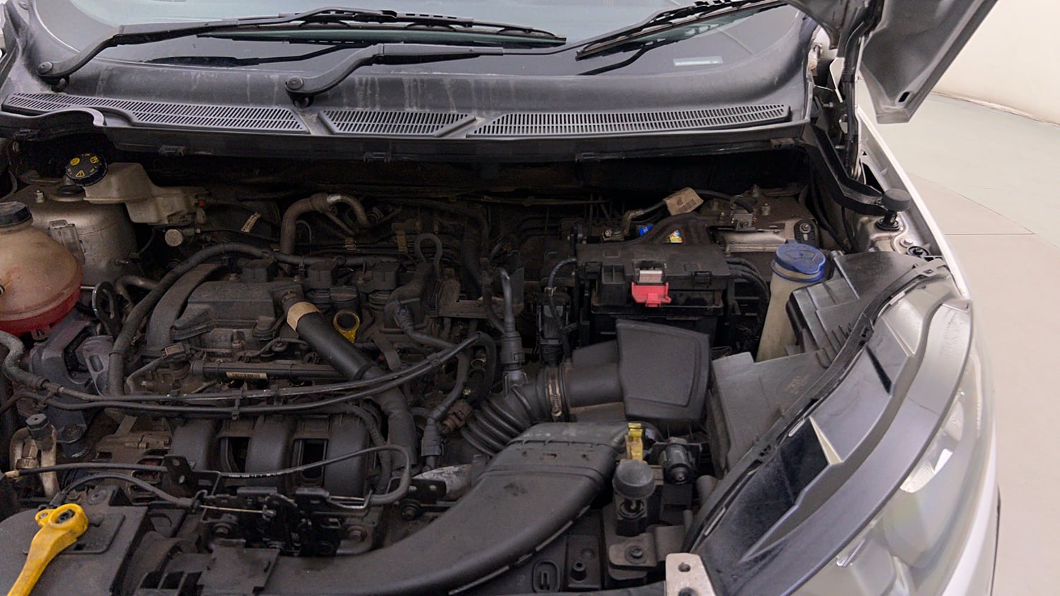 Used 2021 Ford EcoSport S MT 1.5 Ti-VCT Petrol Manual engine ENGINE LEFT SIDE HINGE & APRON VIEW