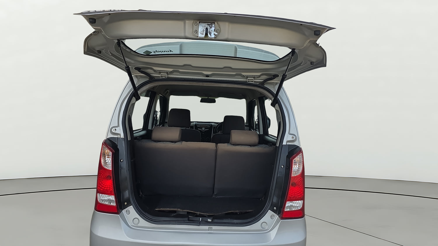 Used 2015 Maruti Suzuki Wagon R VXI Petrol Manual interior DICKY INSIDE VIEW