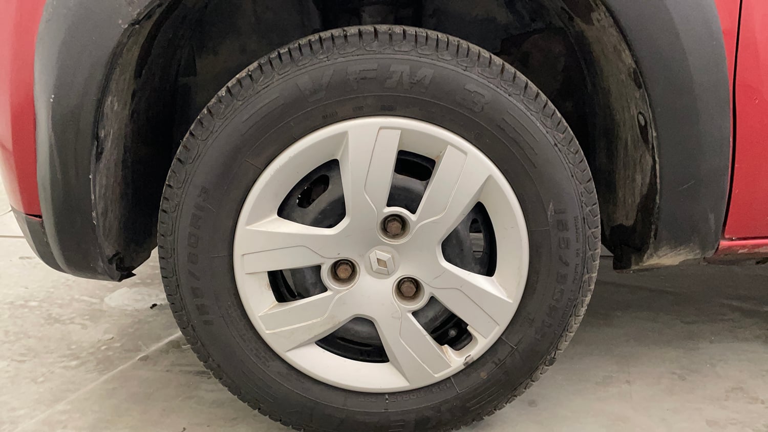 Used 2015 Renault Kwid RXT Petrol Manual tyres LEFT FRONT TYRE RIM VIEW
