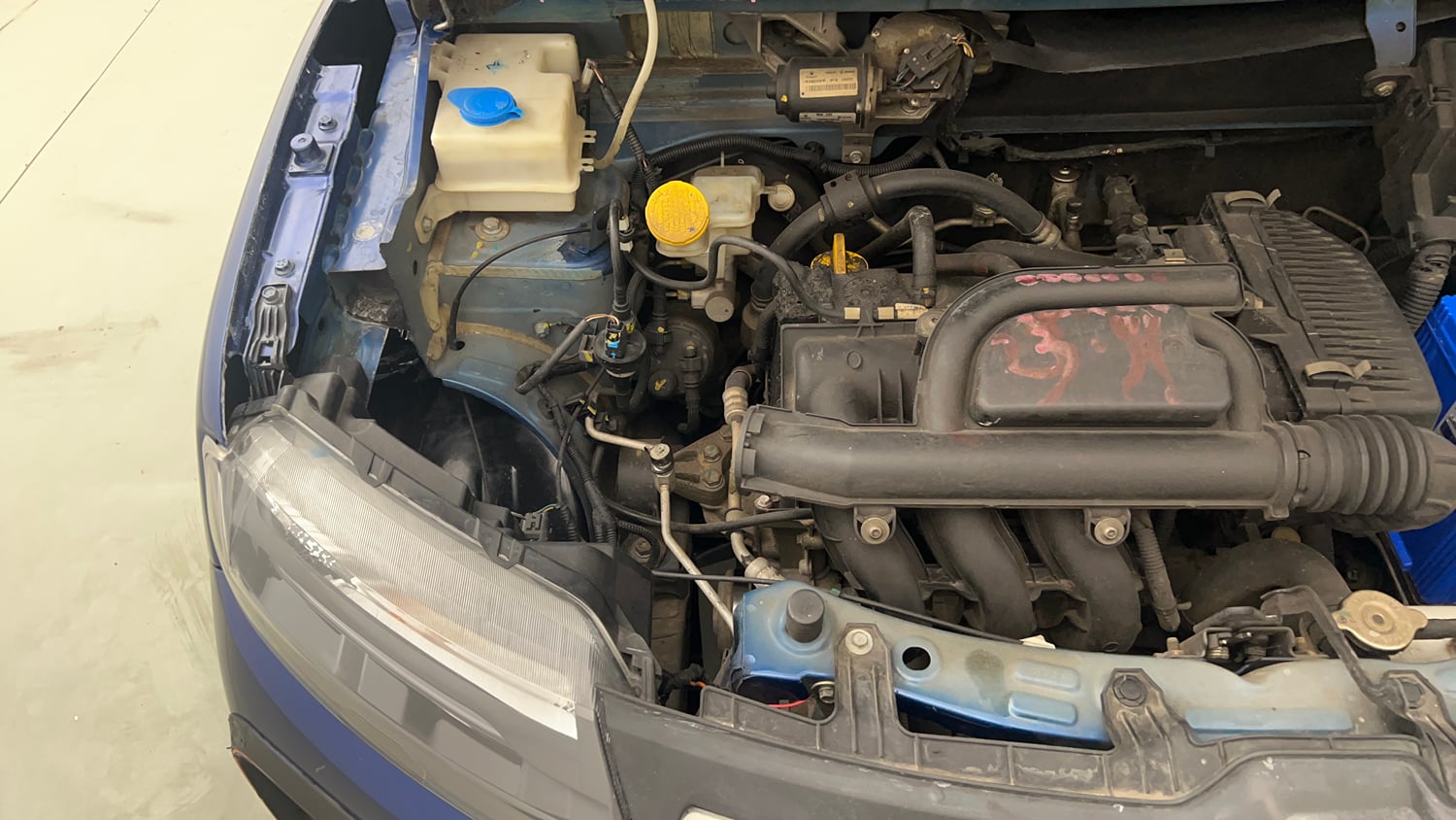 Used 2021 Renault Kwid CLIMBER 1.0 Opt Petrol Manual engine ENGINE RIGHT SIDE VIEW