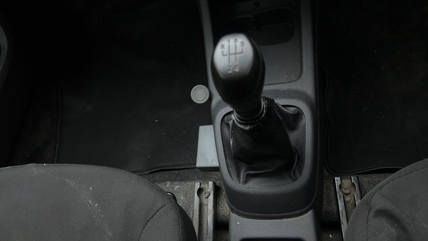 Used 2016 Renault Kwid RXT Petrol Manual interior GEAR  KNOB VIEW