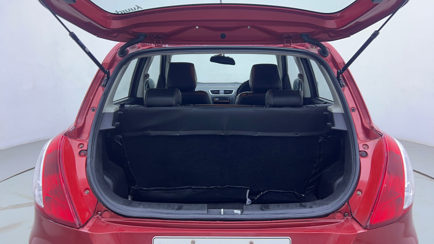Used 2014 Maruti Suzuki Swift VXi Petrol Manual interior DICKY INSIDE VIEW