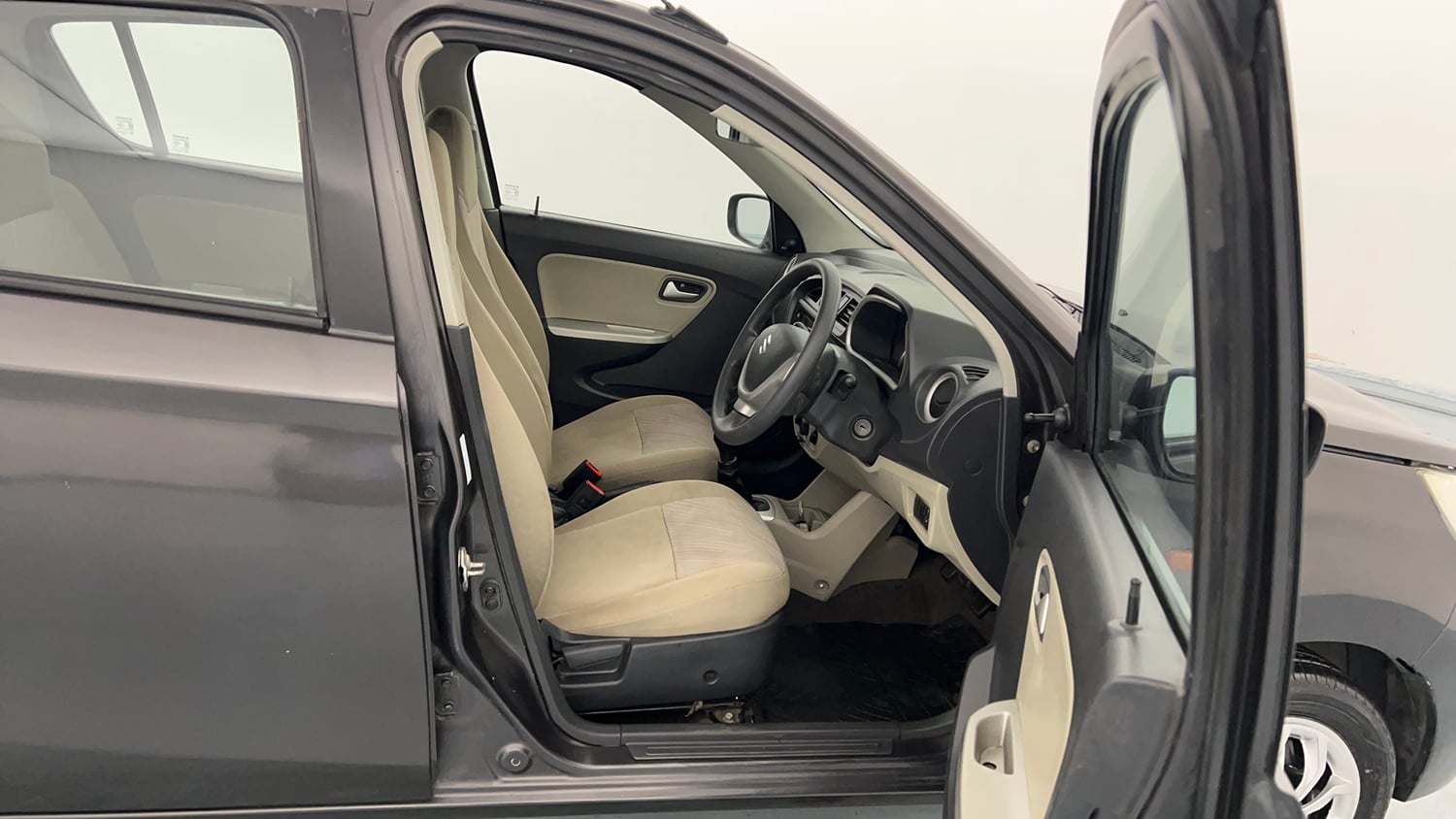 Used 2017 Maruti Suzuki Alto K10 VXi Petrol Manual interior RIGHT SIDE FRONT DOOR CABIN VIEW
