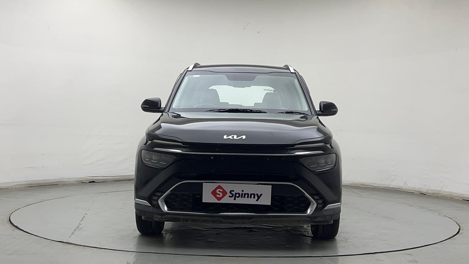 Used 2022 Kia Carens Luxury Plus 1.5 Diesel AT 7 STR Diesel Automatic exterior FRONT VIEW
