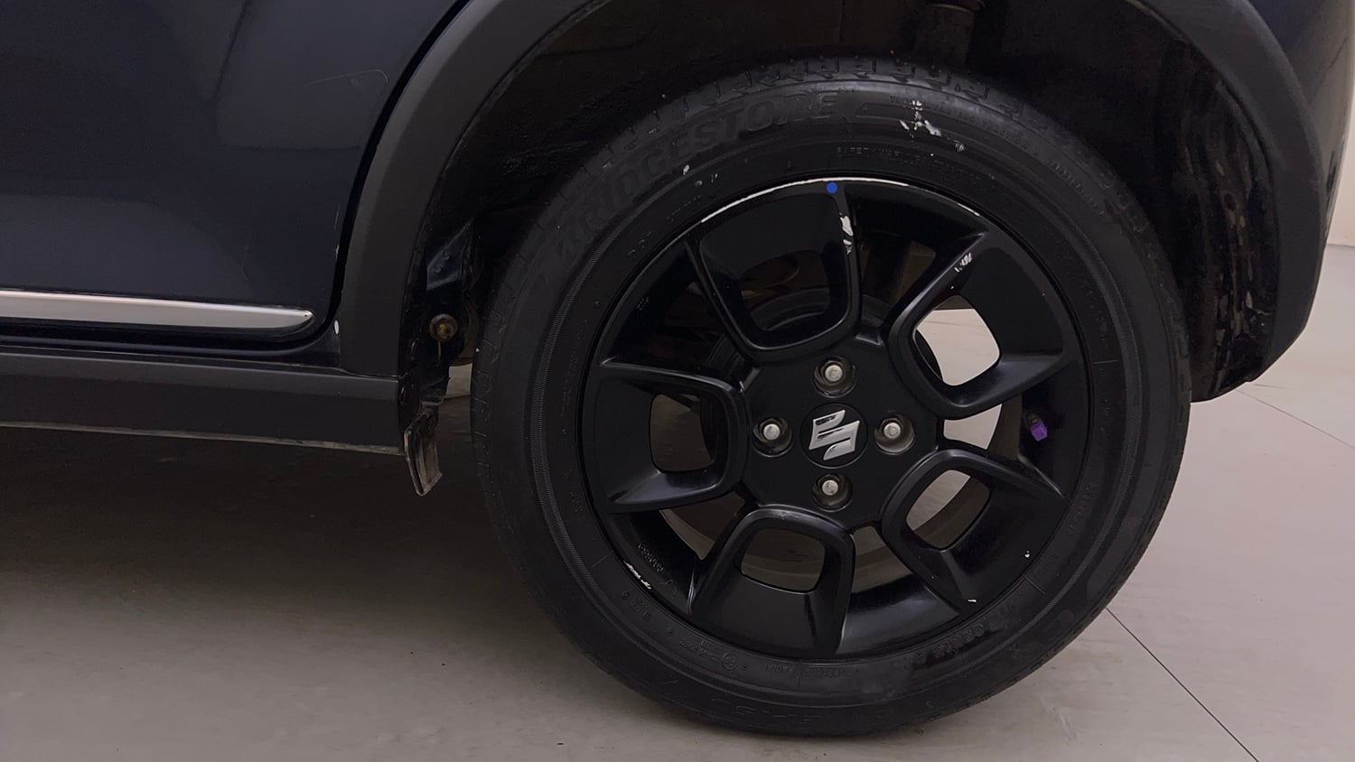 Used 2024 Maruti Suzuki Ignis Zeta 1.2 AMT Petrol Automatic tyres LEFT REAR TYRE RIM VIEW