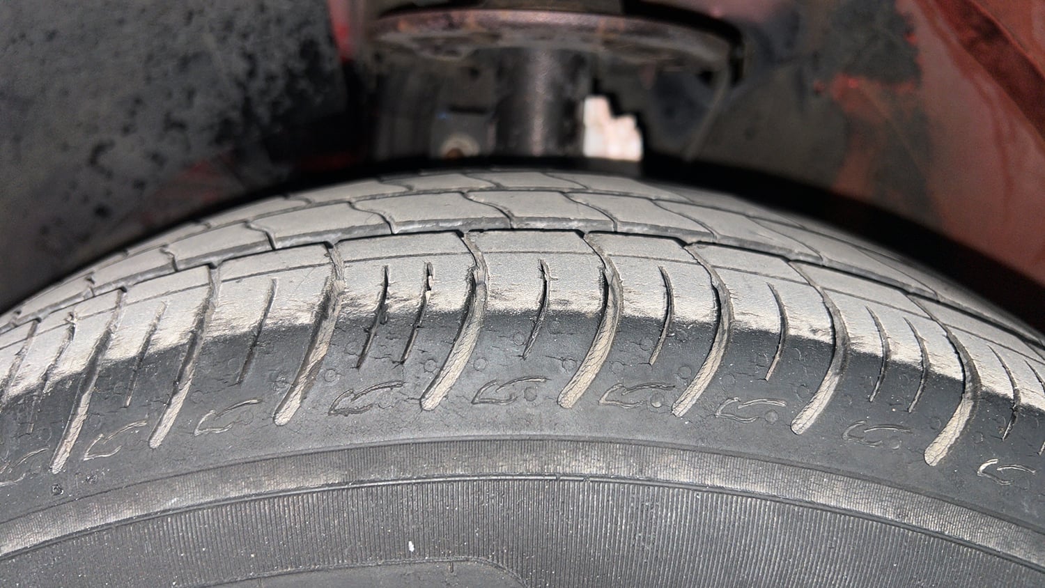 Used 2019 Maruti Suzuki Baleno Delta Petrol Manual tyres LEFT FRONT TYRE TREAD VIEW