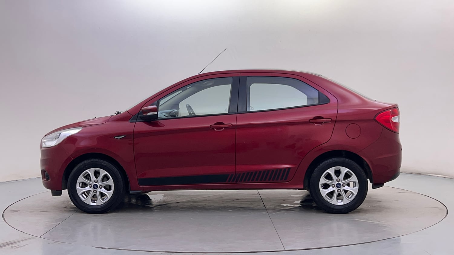 Used 2016 Ford Figo Aspire Titanium 1.2 Ti-VCT Petrol Manual exterior LEFT SIDE VIEW