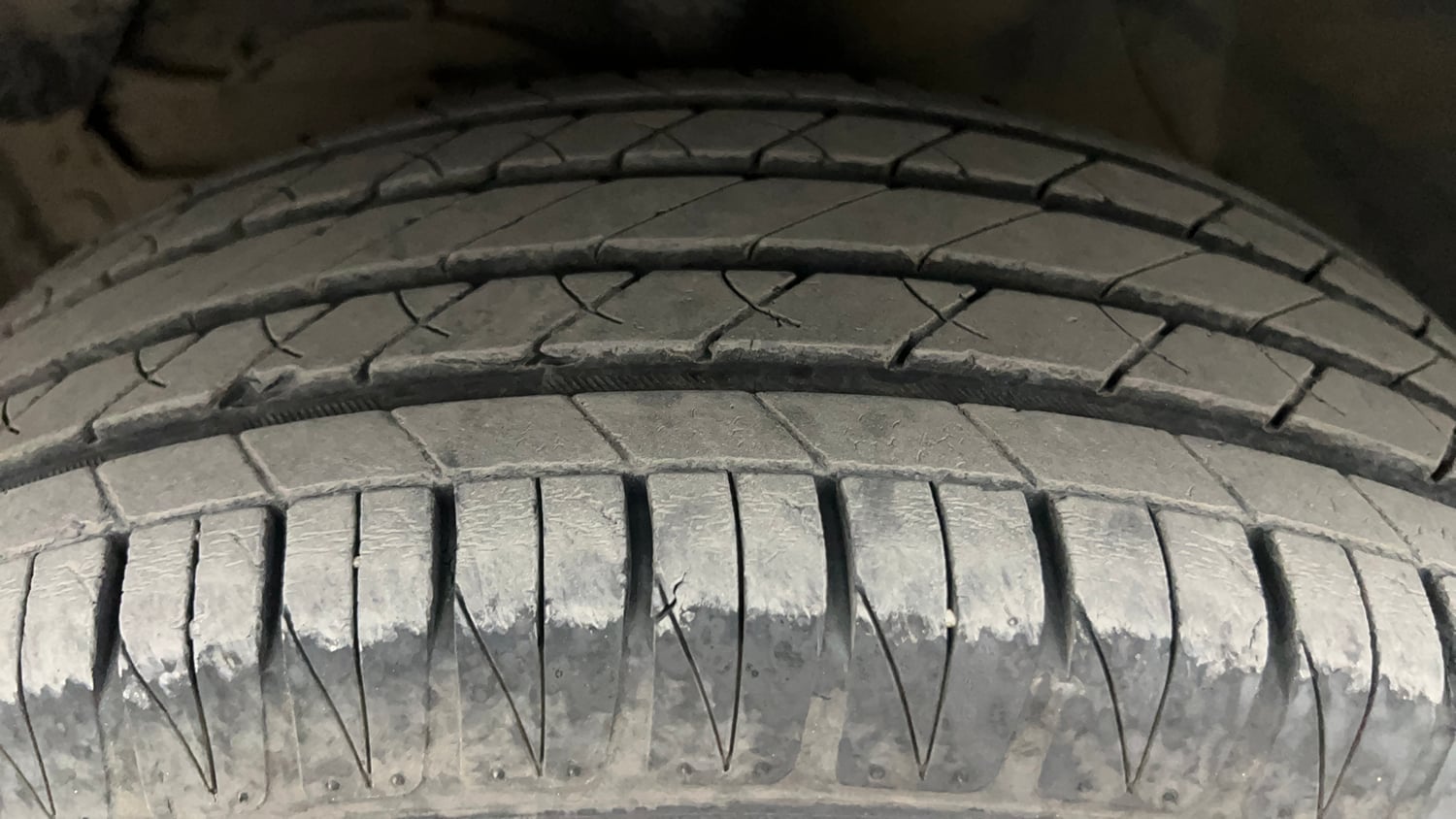 Used 2016 Maruti Suzuki Vitara Brezza ZDi+ Dual Tone Diesel Manual tyres LEFT FRONT TYRE TREAD VIEW
