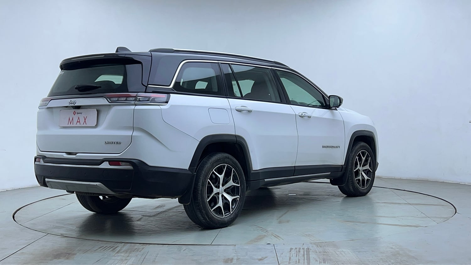 Used 2022 Jeep Meridian Limited (O) 4X2 AT Diesel Automatic exterior RIGHT REAR CORNER VIEW