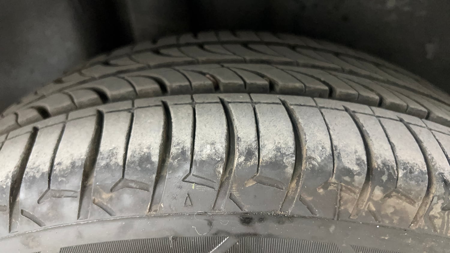 Used 2019 Volkswagen Vento Highline 1.5 (D) Diesel Manual tyres RIGHT REAR TYRE TREAD VIEW