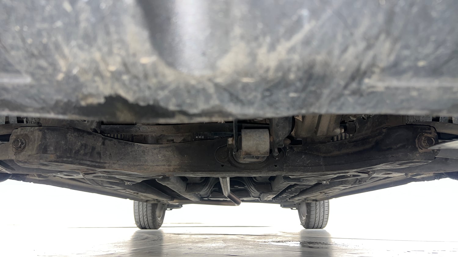 Used 2016 Hyundai Elite i20 Asta 1.2 (O) Petrol Manual extra FRONT LEFT UNDERBODY VIEW