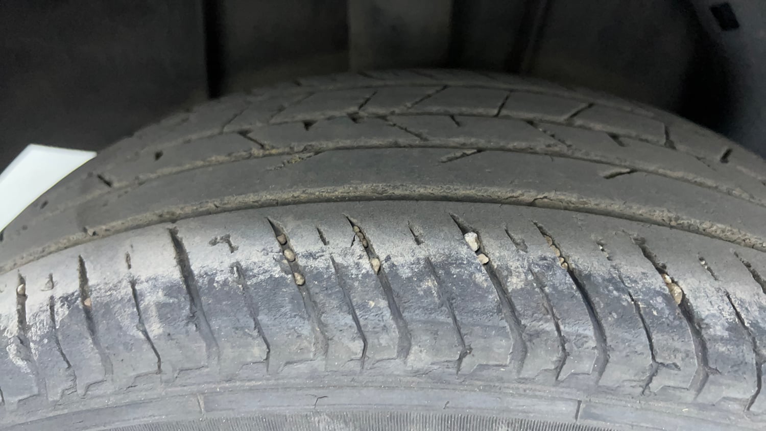 Used 2024 Nissan Magnite XV Premium Turbo CVT Dual Tone Petrol Automatic tyres RIGHT REAR TYRE TREAD VIEW