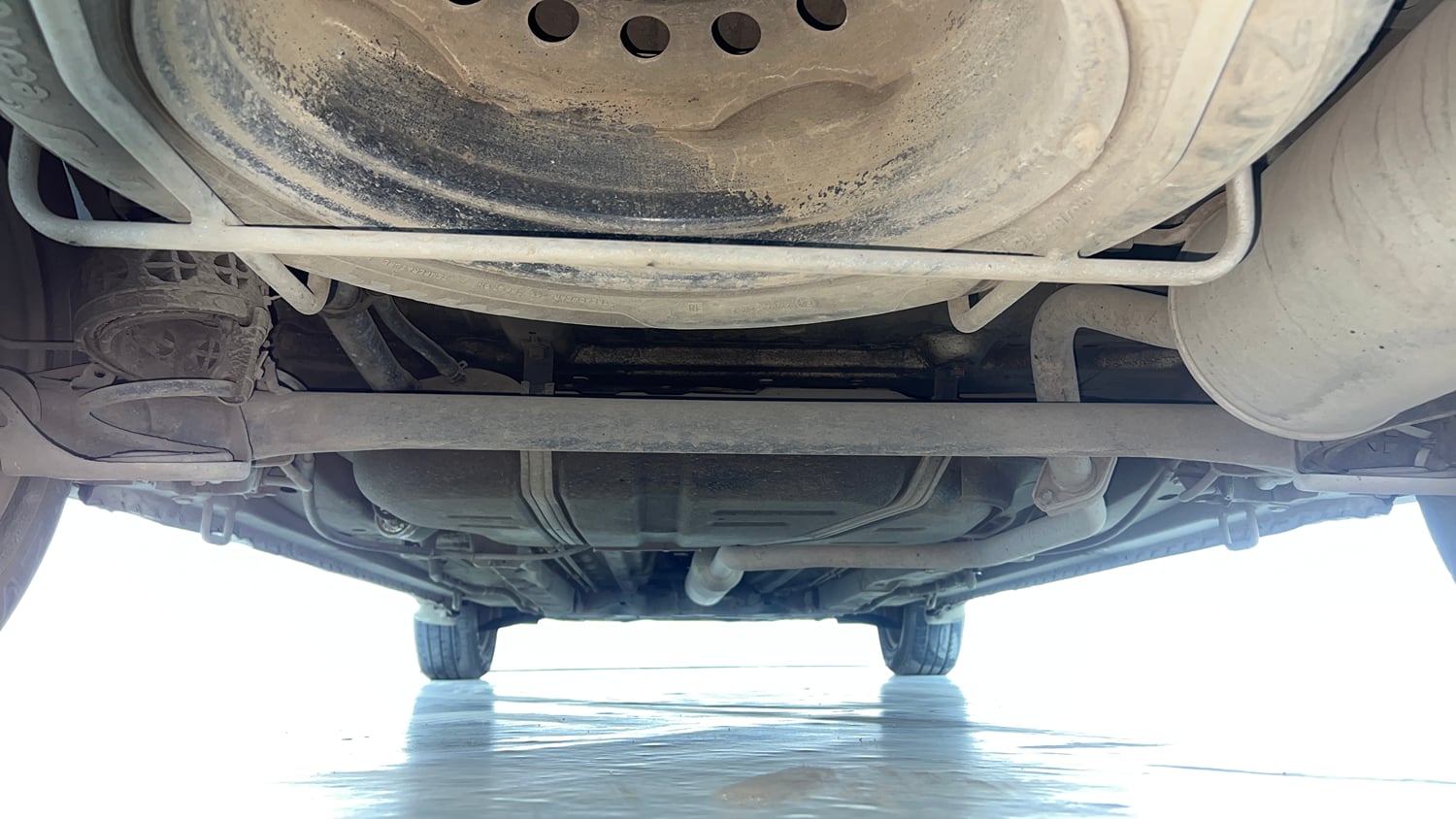 Used 2015 Maruti Suzuki Ertiga Vxi Petrol Manual extra REAR UNDERBODY VIEW (TAKEN FROM REAR)