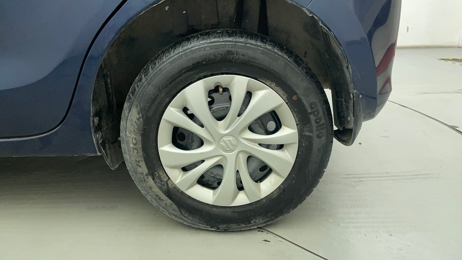 Used 2022 Maruti Suzuki Swift VXi Petrol Manual tyres LEFT REAR TYRE RIM VIEW