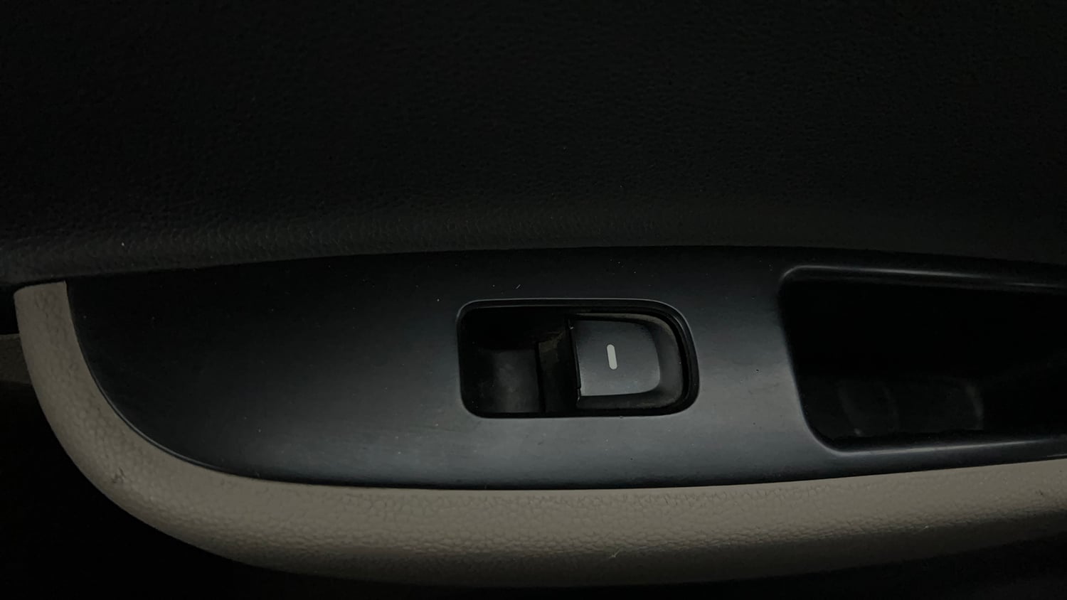 Used 2015 Hyundai Grand i10 Magna 1.2 Kappa VTVT Petrol Manual top_features Rear power window