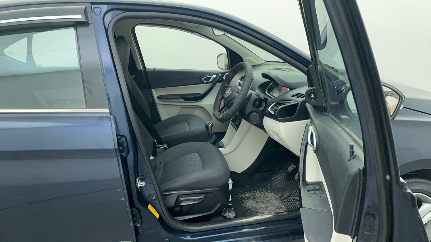 Used 2022 Tata Tigor XZ Plus Petrol Manual interior RIGHT SIDE FRONT DOOR CABIN VIEW