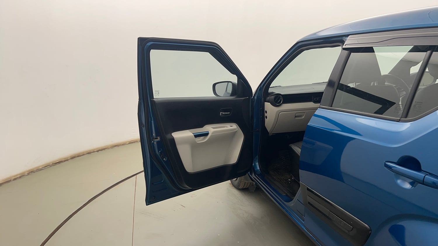 Used 2017 Maruti Suzuki Ignis Delta 1.2 MT Petrol Manual interior LEFT FRONT DOOR OPEN VIEW