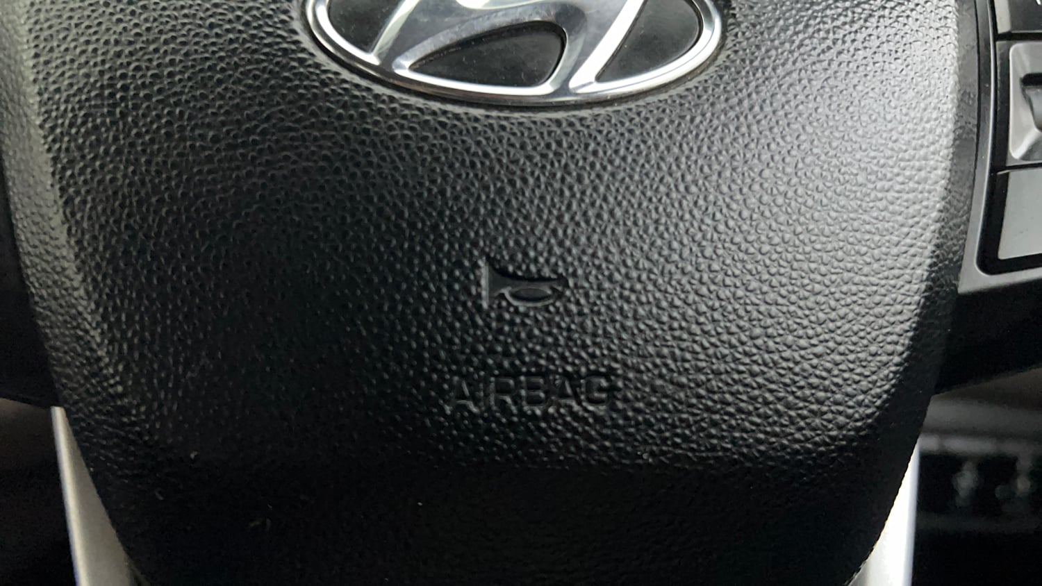 Used 2019 Hyundai Creta SX 1.6 Petrol Petrol Manual top_features Airbags
