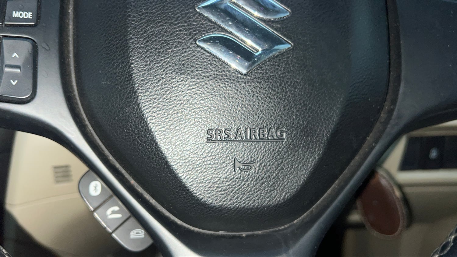 Used 2019 Maruti Suzuki Ciaz Sigma Hybrid 1.5 Petrol Manual top_features Airbags
