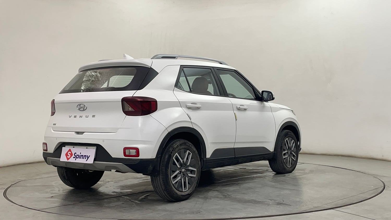Used 2022 Hyundai Venue SX 1.5 CRDi Diesel Manual exterior RIGHT REAR CORNER VIEW