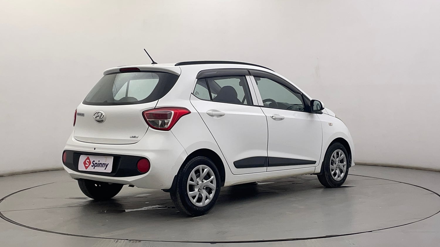Used 2019 Hyundai Grand i10 Magna 1.2 Kappa VTVT Petrol Manual exterior RIGHT REAR CORNER VIEW