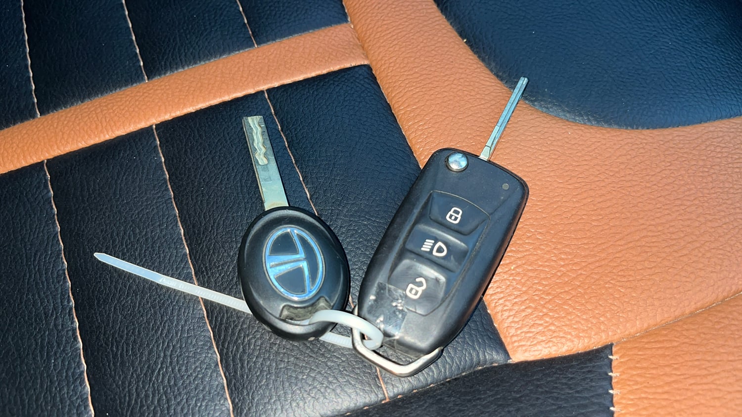 Used 2021 Tata Tiago XZ Plus Petrol Manual extra CAR KEY VIEW