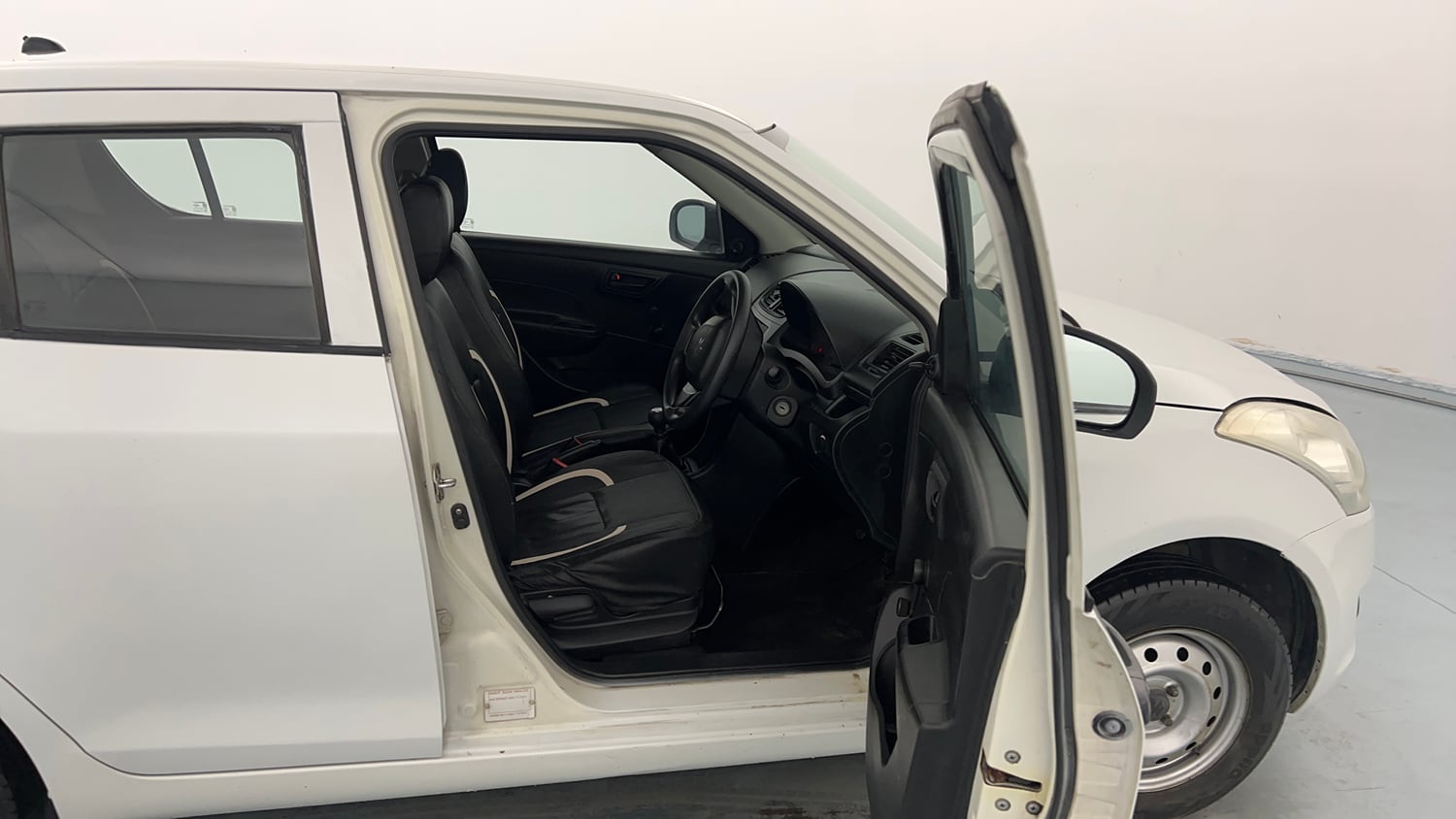 Used 2012 Maruti Suzuki Swift LXI CNG (Outside Fitted) Cng Manual interior RIGHT SIDE FRONT DOOR CABIN VIEW