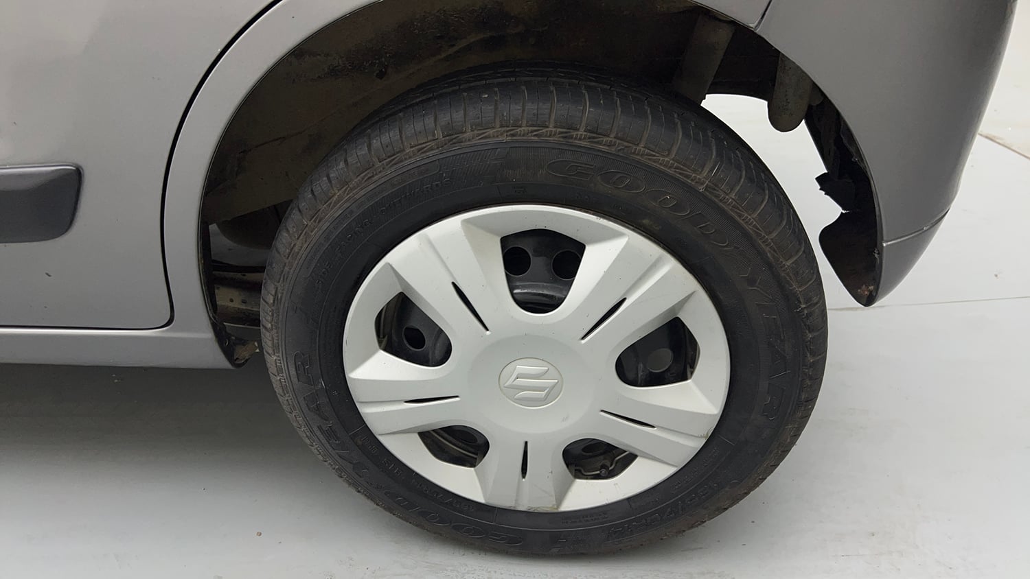 Used 2018 Maruti Suzuki Wagon R VXI Petrol Manual tyres LEFT REAR TYRE RIM VIEW