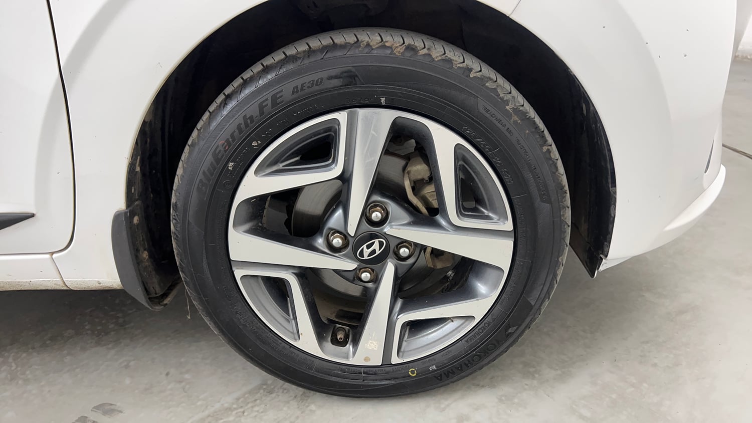 Used 2021 Hyundai Aura SX 1.2 Petrol Petrol Manual tyres RIGHT FRONT TYRE RIM VIEW