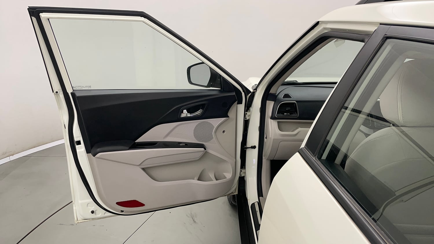 Used 2021 Mahindra XUV 300 W8 1.2 Petrol Petrol Manual interior LEFT FRONT DOOR OPEN VIEW