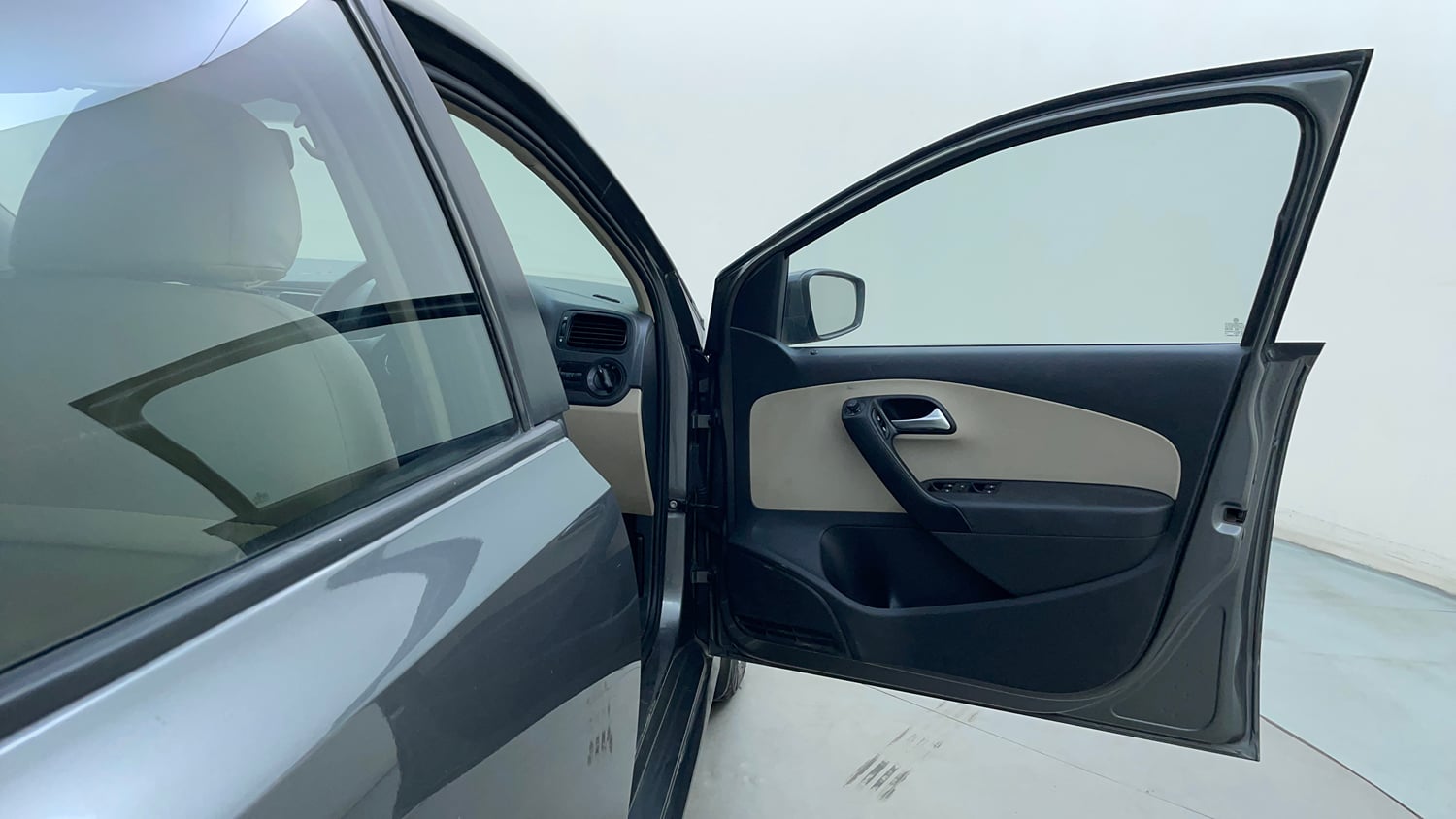 Used 2014 Volkswagen Polo Comfortline 1.2L (P) Petrol Manual interior RIGHT FRONT DOOR OPEN VIEW