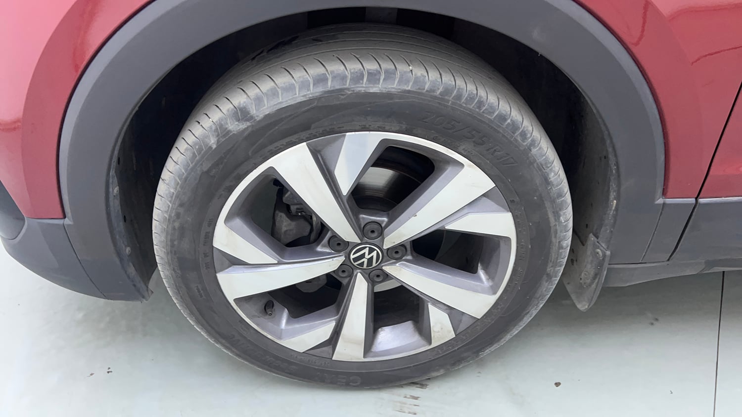 Used 2023 Volkswagen Taigun Topline 1.0 TSI MT Petrol Manual tyres LEFT FRONT TYRE RIM VIEW