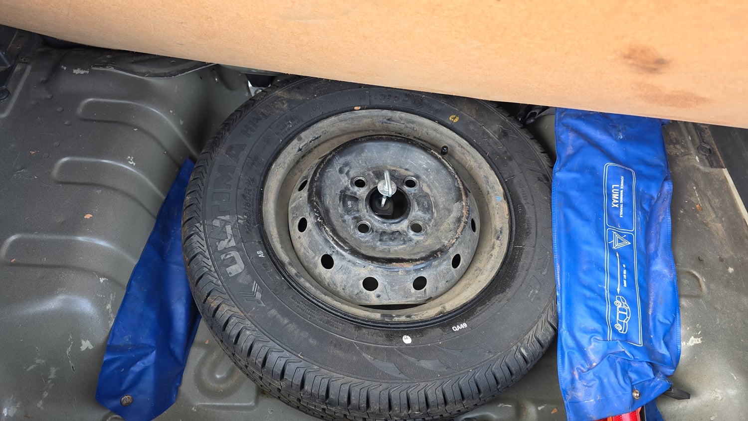 Used 2019 Maruti Suzuki Alto 800 LXi Petrol Manual tyres SPARE TYRE VIEW