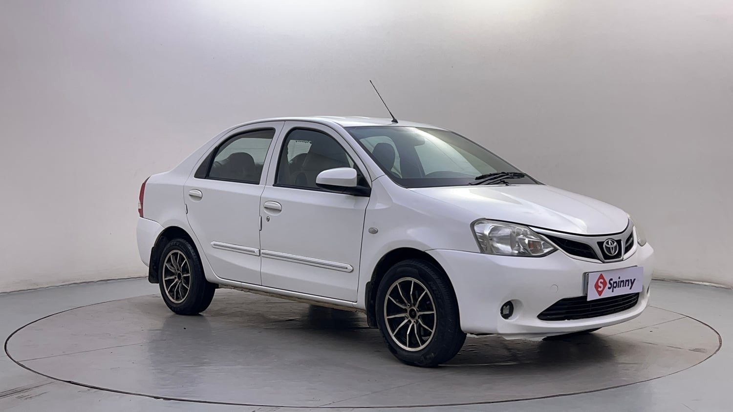 Used 2014 Toyota Etios G Petrol Manual exterior RIGHT FRONT CORNER VIEW