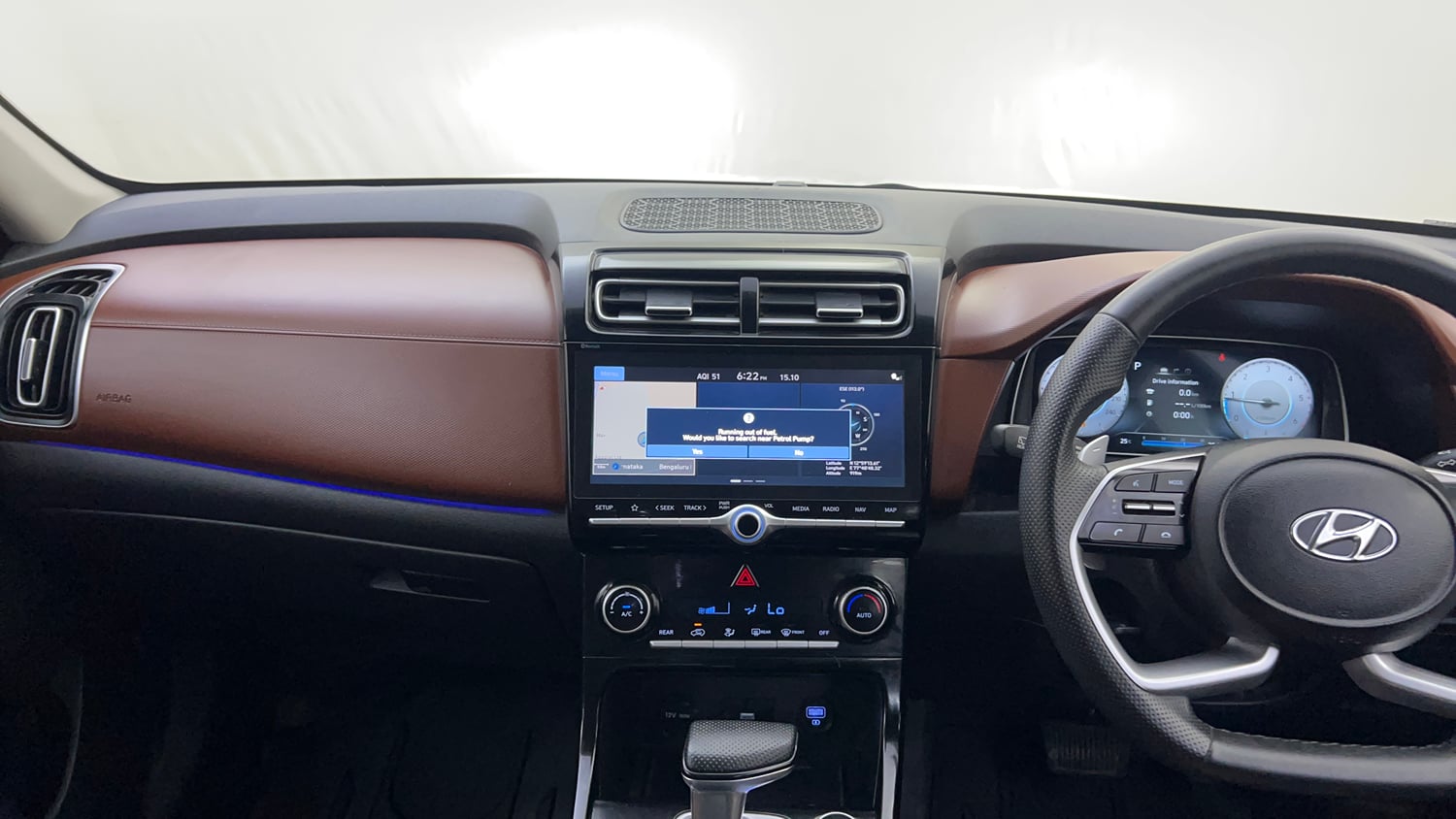 Used 2022 Hyundai Alcazar Signature (O) 6 STR 1.5 Diesel AT Diesel Automatic interior MUSIC SYSTEM & AC CONTROL VIEW