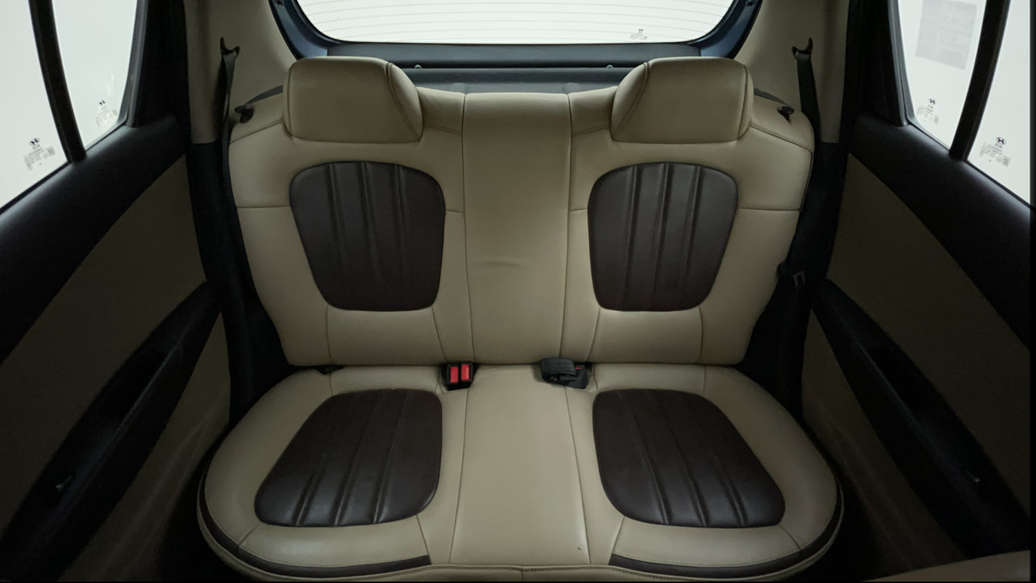Used 2013 Hyundai i20 Magna (O) 1.2 Petrol Manual interior REAR SEAT CONDITION VIEW
