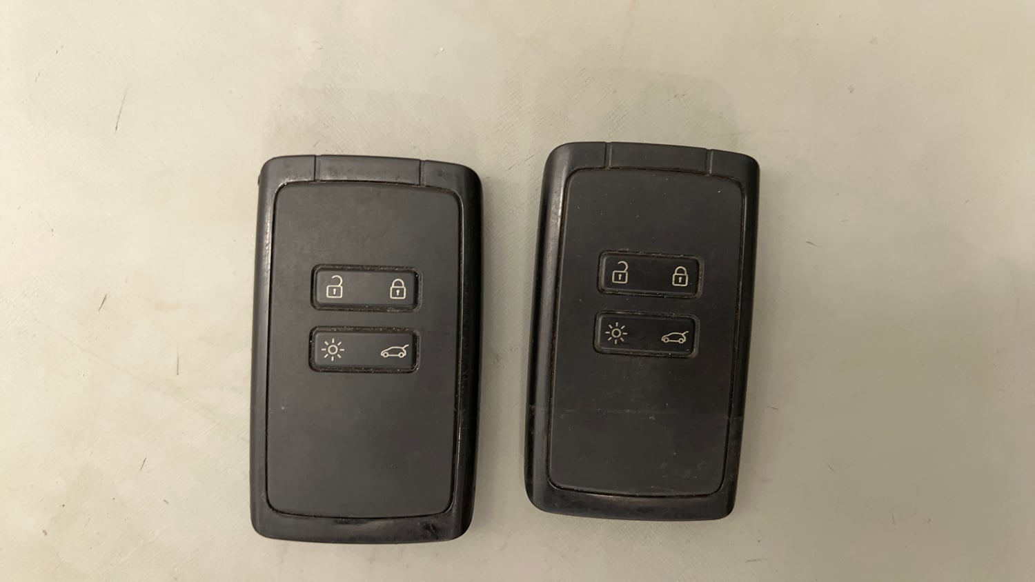 Used 2022 Renault Triber RXZ Petrol Manual extra CAR KEY VIEW