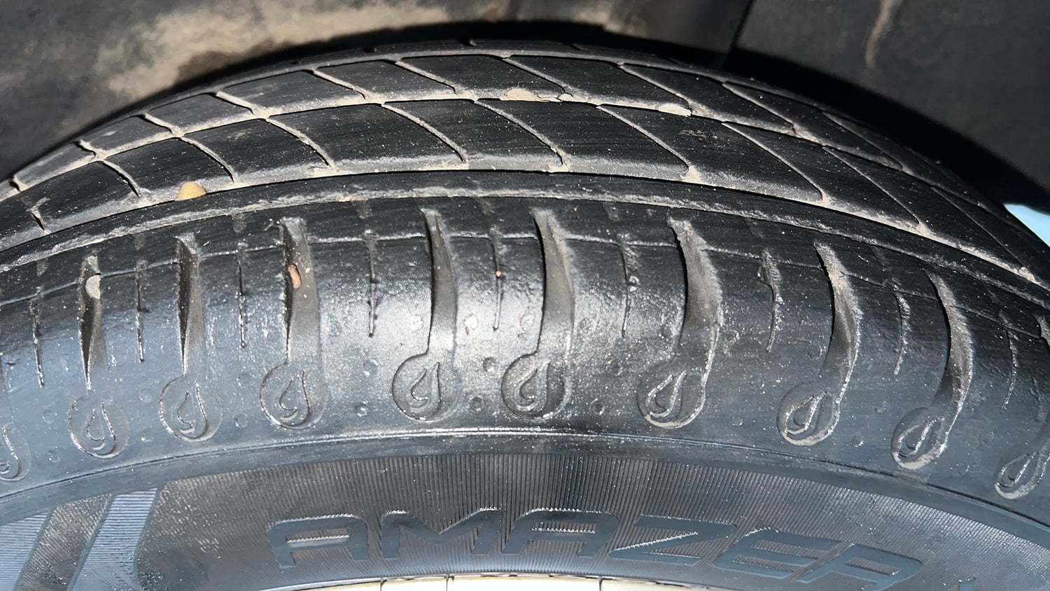 Used 2022 Renault Kwid RXT 1.0 (O) Petrol Manual tyres LEFT REAR TYRE TREAD VIEW