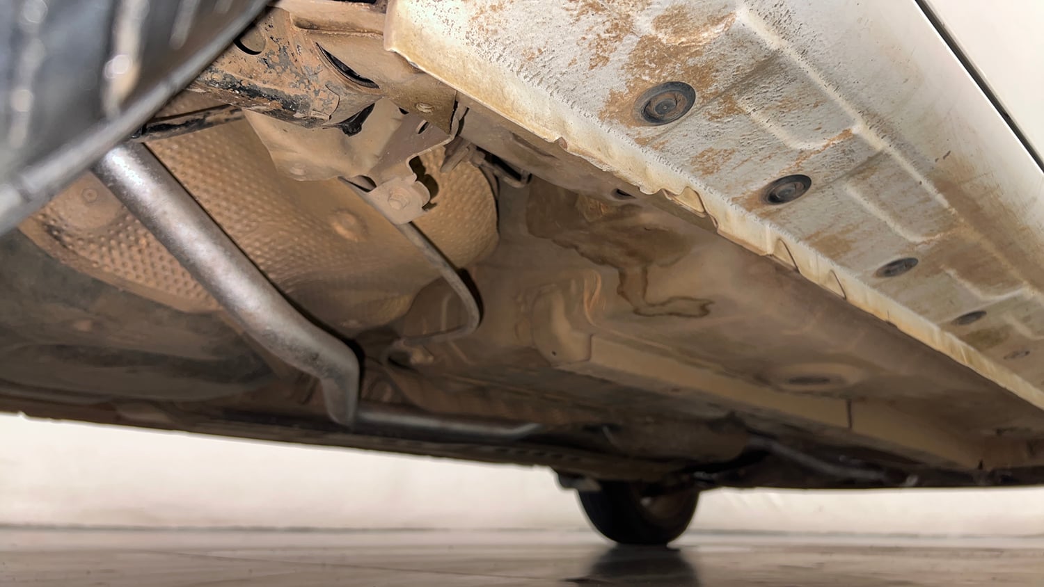 Used 2014 Toyota Etios G Petrol Manual extra REAR RIGHT UNDERBODY VIEW