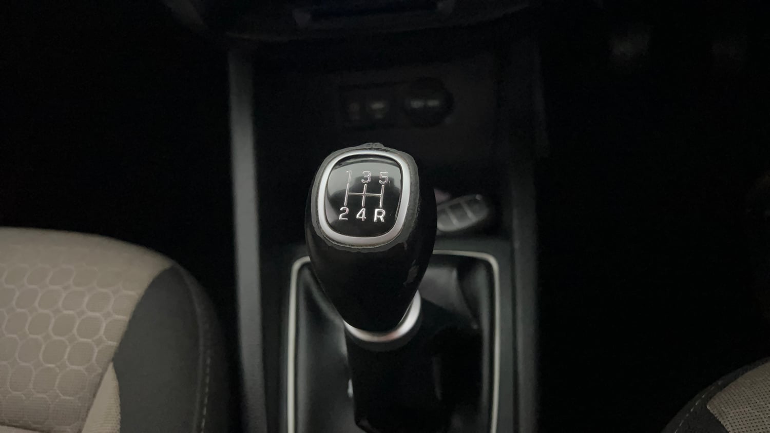 Used 2016 Hyundai Elite i20 Asta 1.2 Petrol Manual interior GEAR  KNOB VIEW