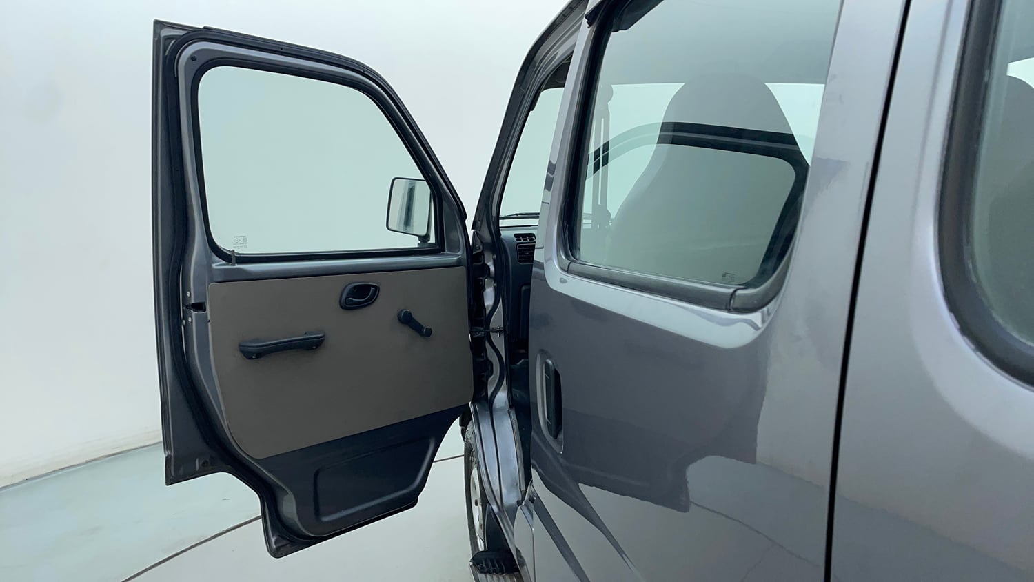 Used 2015 Maruti Suzuki Eeco 5 STR WITH A/C+HTR Petrol Manual interior LEFT FRONT DOOR OPEN VIEW