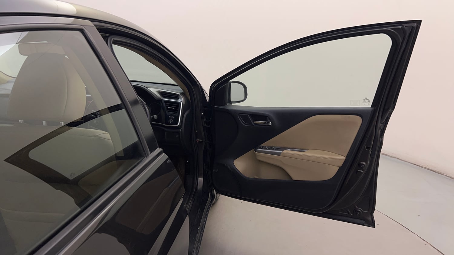 Used 2015 Honda City VX Petrol Manual interior RIGHT FRONT DOOR OPEN VIEW