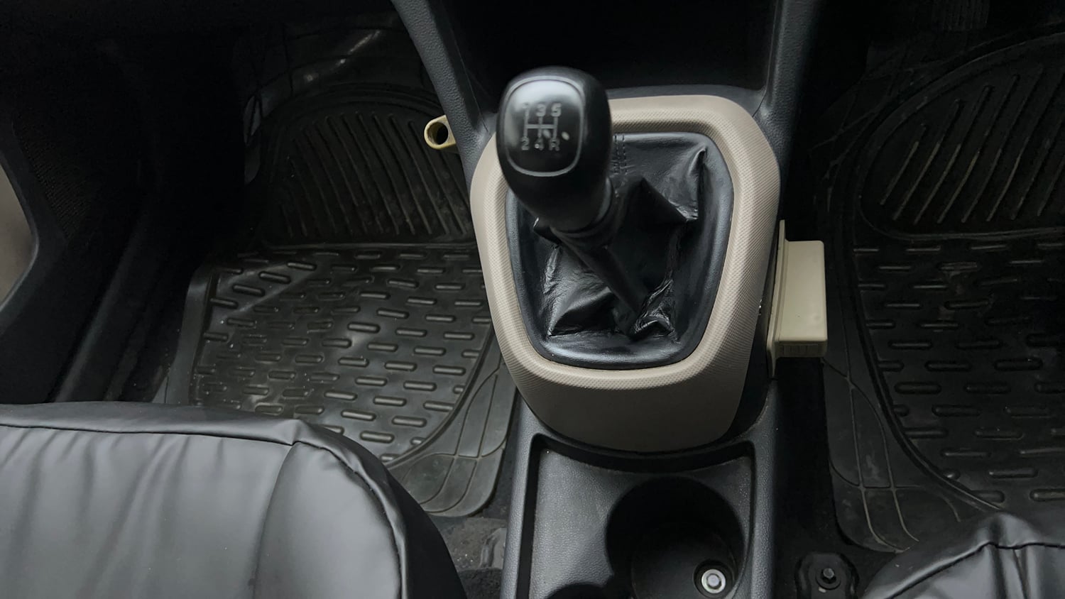 Used 2015 Hyundai Grand i10 Magna 1.2 Kappa VTVT Petrol Manual interior GEAR  KNOB VIEW